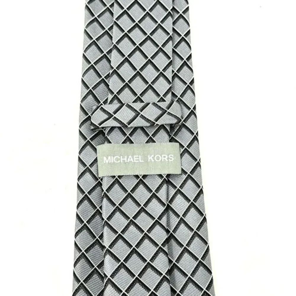 Michael Kors Men's Grey Silk 3D Square Pattern‎ Excellent Condition